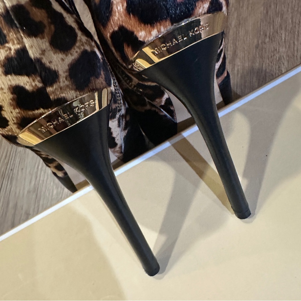 Michael Kors Boots with Real Fur Hairs - Picture 12 of 17